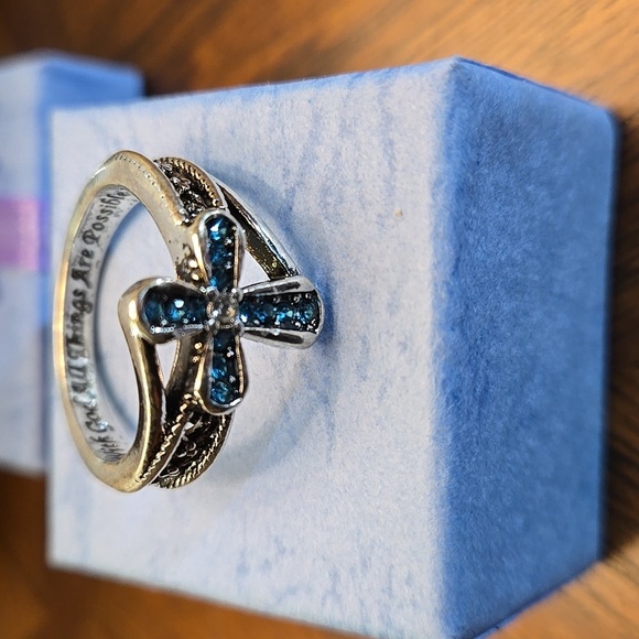 Blue Cubic Zirconia Cross Ring - Silver plated - Sparkling Gemstones Size 8 - Picture 5 of 10